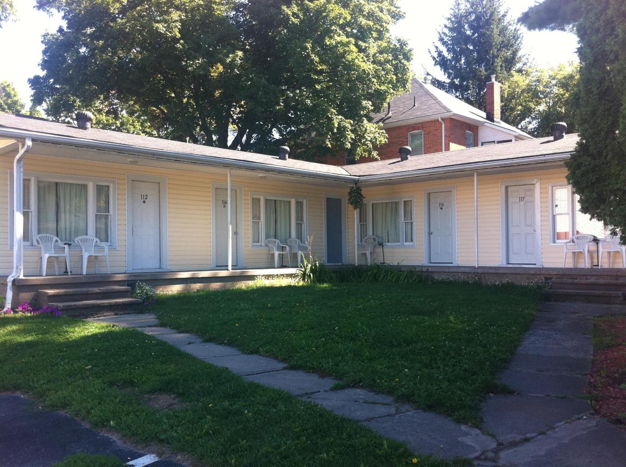 Bracebridge Inn Exterior photo